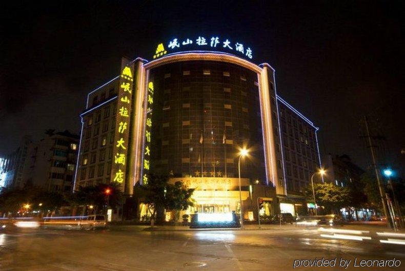 Minshan Lhasa Grand Hotel Chengdu Zewnętrze zdjęcie