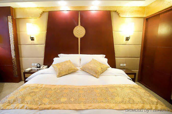 Minshan Lhasa Grand Hotel Chengdu Pokój zdjęcie